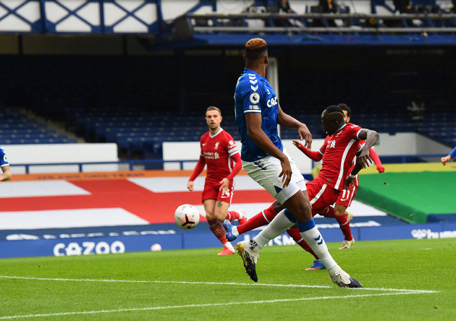 与利物浦的 与利物浦的